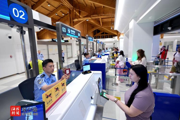 三亞鳳凰國際機(jī)場口岸上半年出入境人數(shù)突破47.3萬 口岸服務(wù)持續(xù)優(yōu)化保障客流暢通